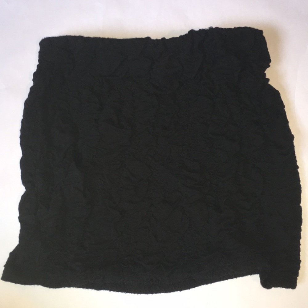 Black mini crinkle skirt